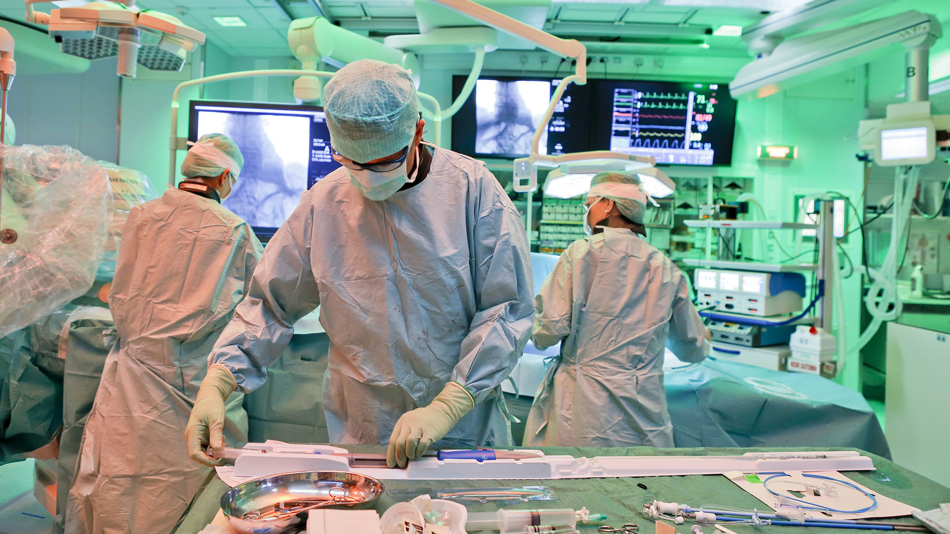 Surgery taking place at Sahlgrenska University Hospital